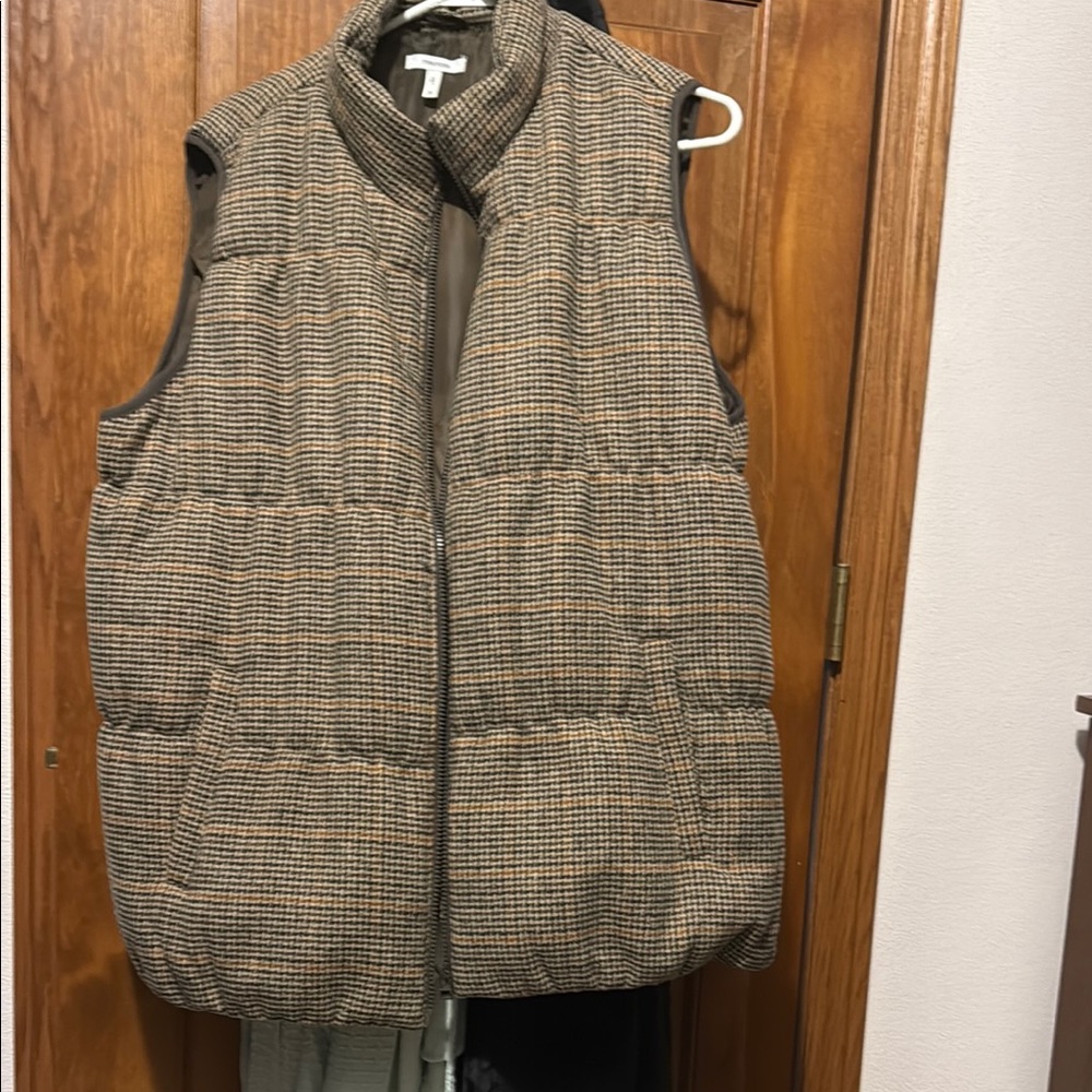 Maurices Brown Houndstooth Puffer Vest